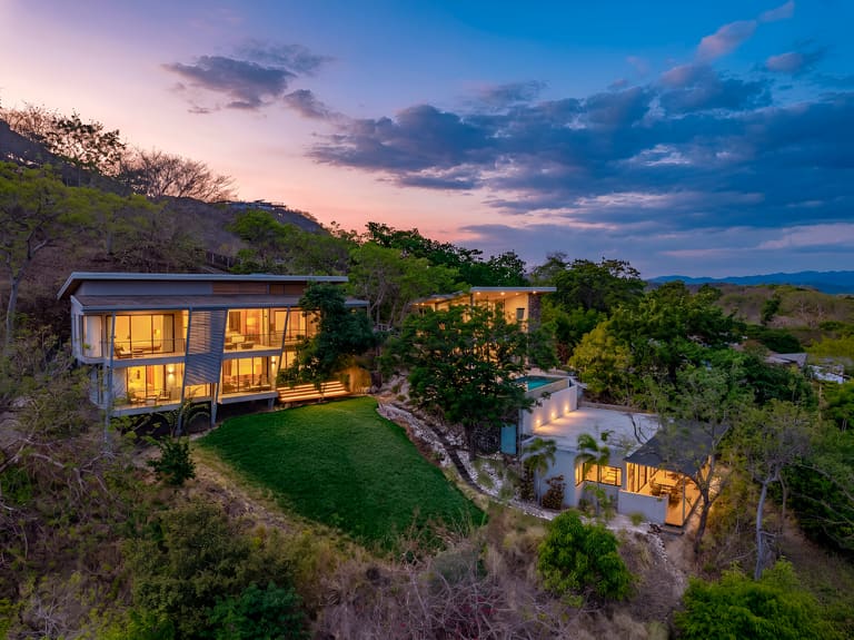 Casa Bosque y Mar — Luxury Ocean & Jungle Retreat, Playa Grande
