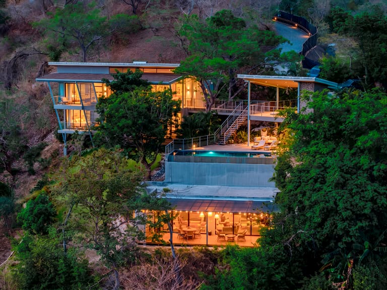 Casa Bosque y Mar — Luxury Ocean & Jungle Retreat, Playa Grande