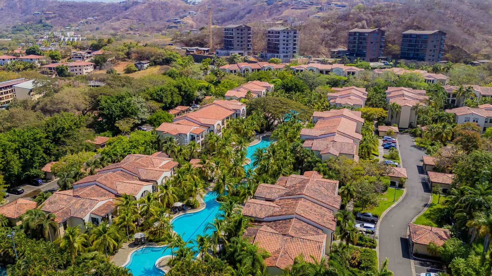 Condo in Pacífico — Third-Floor Ocean-Club Living